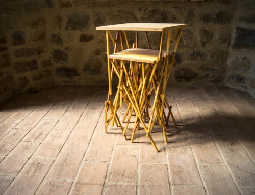 Tavolino in legno artigianale